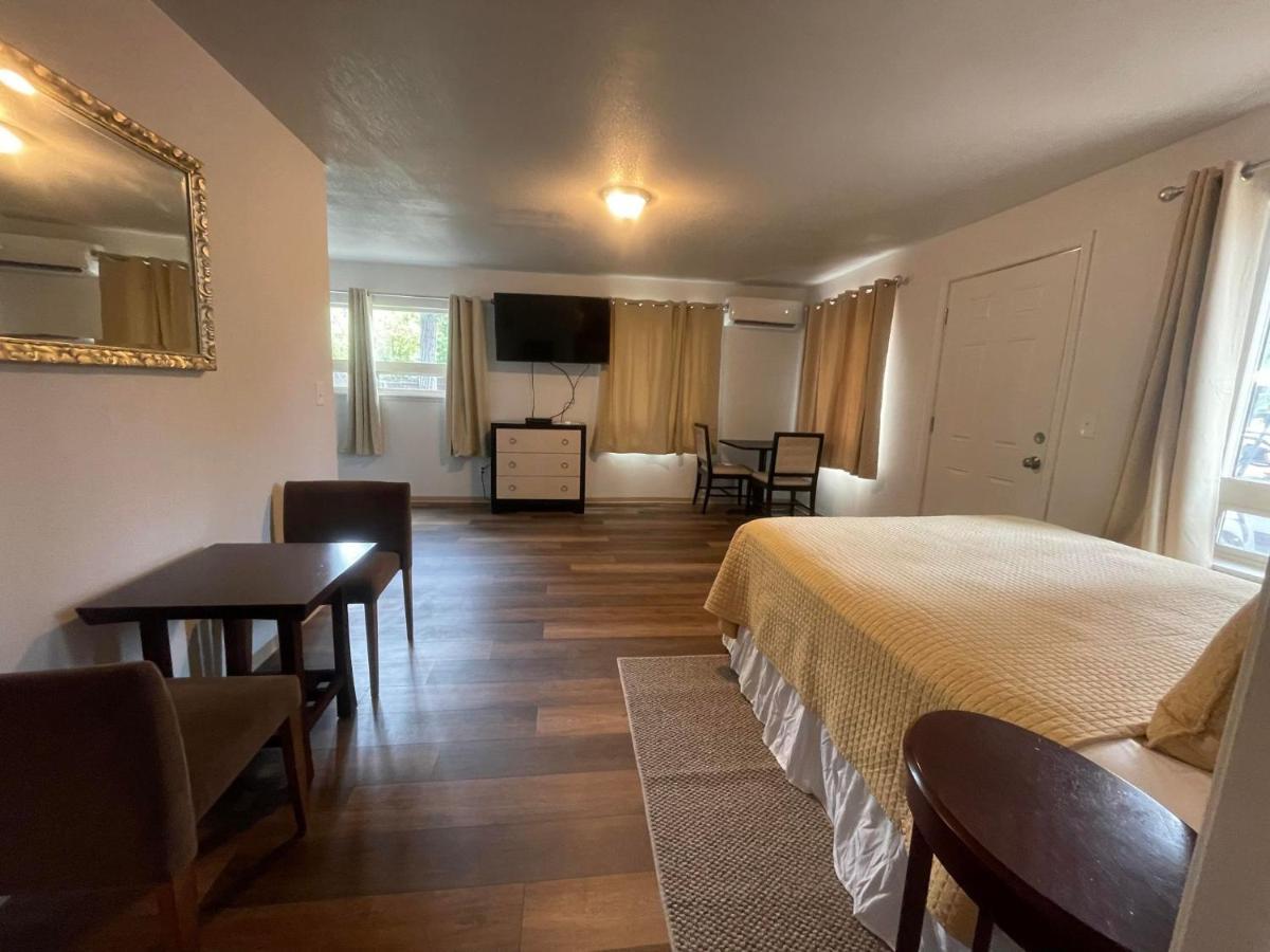 Hotel Riverfront