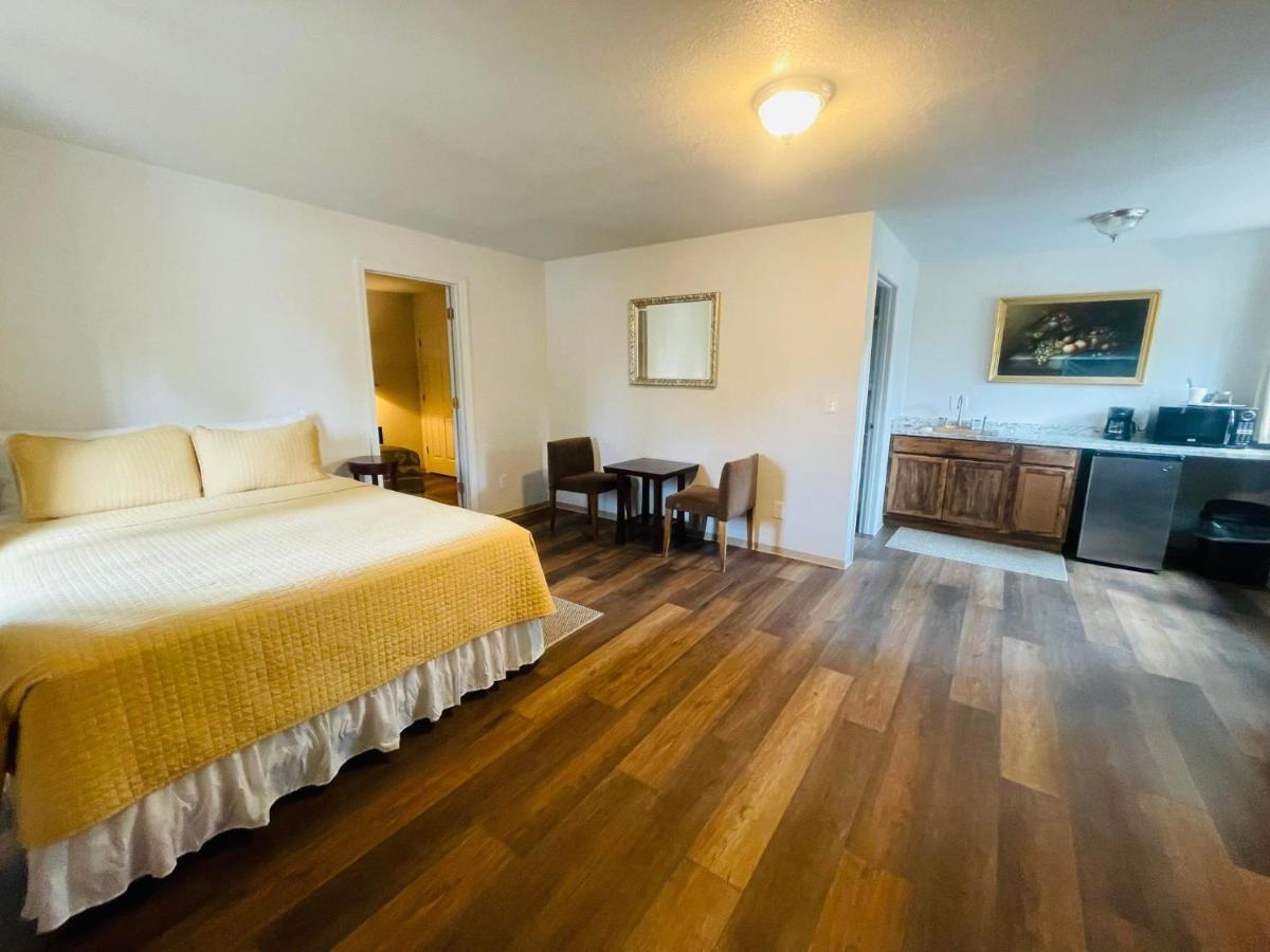 Hotel Riverfront 4*