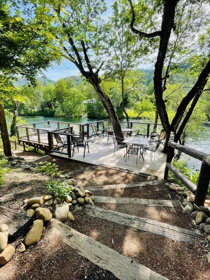 Riverfront Hotel Shady Cove