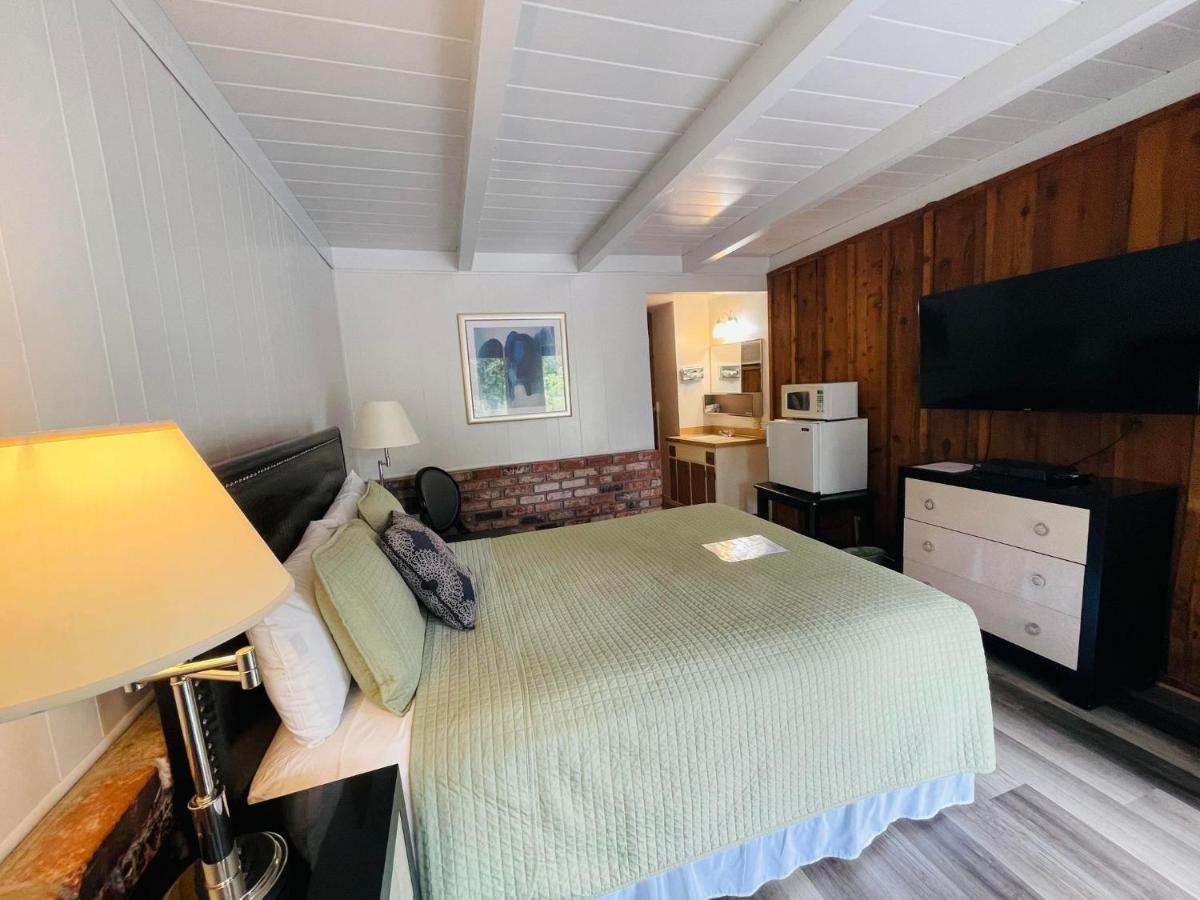 Riverfront Hotel 4*