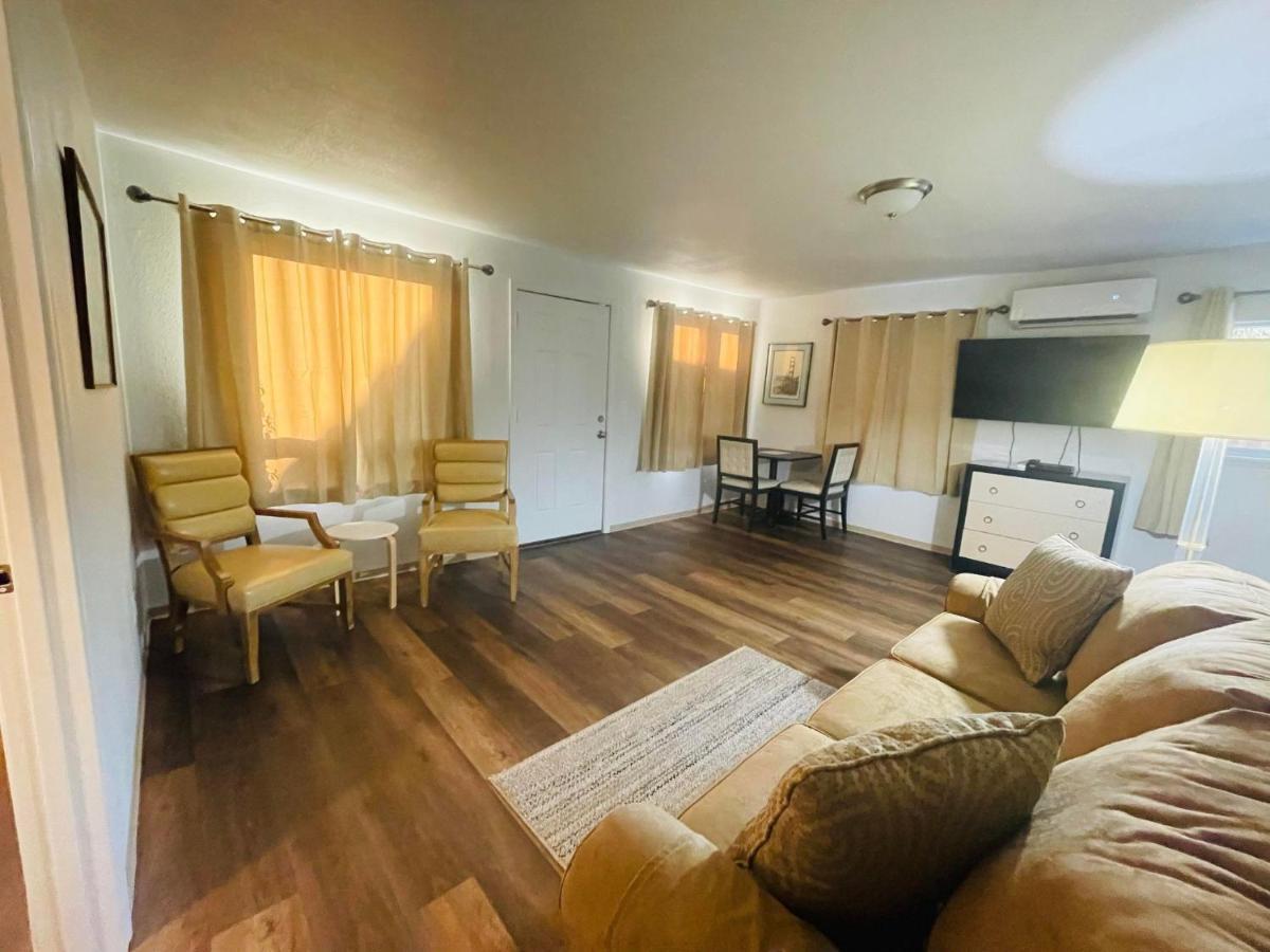 Riverfront 4*